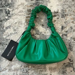 Pretty little thing, green rugged purse 💚